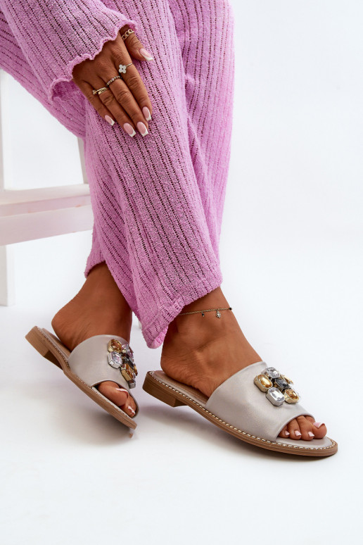 Moteriškos šlepetės su gražiomis detalėmis S.Barski KV27-031 smėlio spalvos