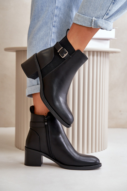 Moteriški aulinukai pašiltinti su kulniukais su sagtimis juodos spalvos Nevillira Moteriški aulinukai pašiltinti su kulniukais su sagtimis juodos spalvos Nevillira