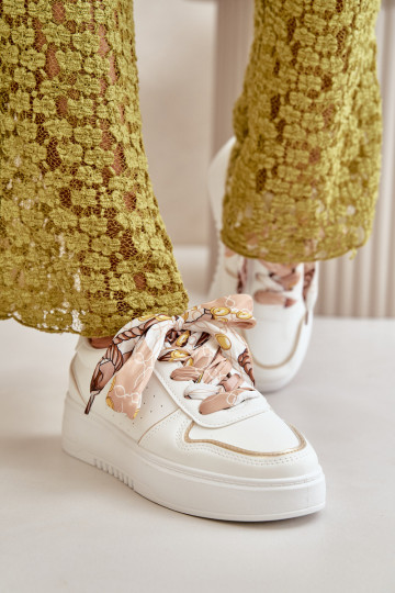 Sneakers modelio batai Moteriškas su platforma Su puošniais Suvarstymasm baltos spalvos Mistra 2