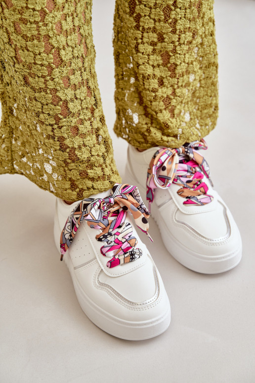 Sneakers modelio batai Moteriškas su platforma Su puošniais Suvarstymasm baltos spalvos Mistra