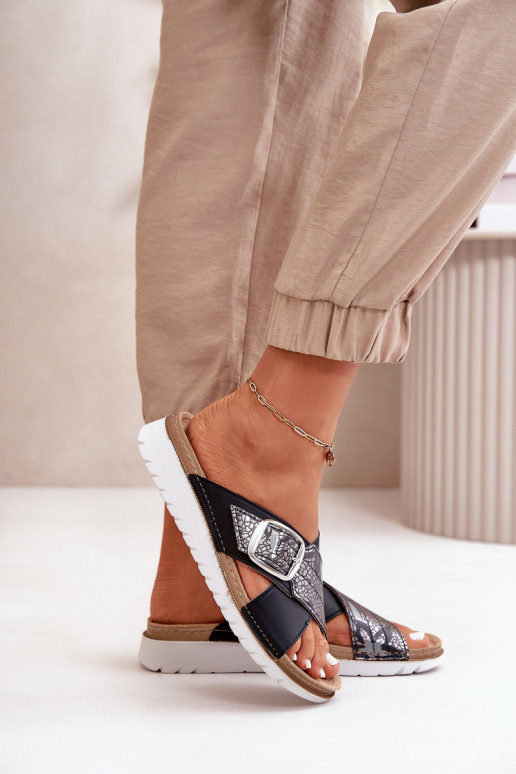 Patogios moteriškos šlepetės su sagtimis Inblu CN000032 juodos spalvos Patogios moteriškos šlepetės su sagtimis Inblu CN000032 juodos spalvos