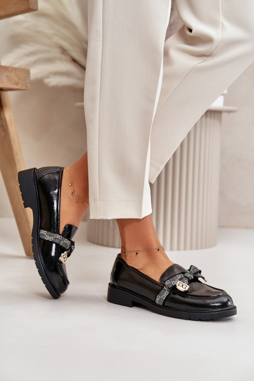 su lako efektu Moteriškas Mokasinai su kaspinais S.Barski HY42-331A juodos spalvos su lako efektu Moteriškas Mokasinai su kaspinais S.Barski HY42-331A juodos spalvos