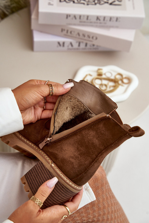 Moteriški aulinukai pašiltinti su kulniukais iš eko zomšosoĮe rudos spalvos Irissinae