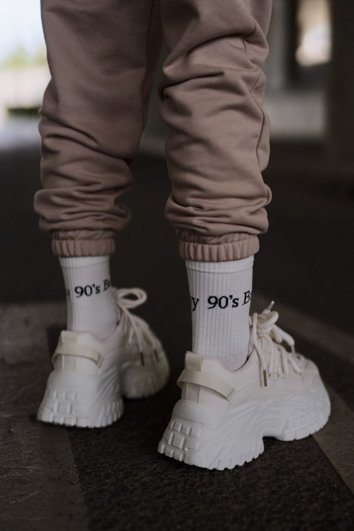 Sneakers modelio batai Moteriškas su madingais masyviais padais dramblio kaulo spalvos Nevela Sneakers modelio batai Moteriškas su madingais masyviais padais dramblio kaulo spalvos Nevela