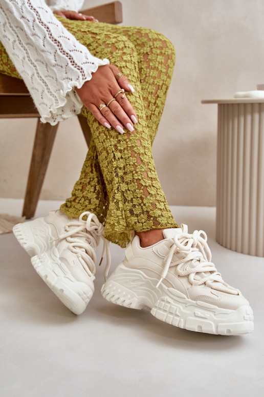 Sneakers modelio batai Moteriškas su madingais masyviais padais dramblio kaulo spalvos Nevela Sneakers modelio batai Moteriškas su madingais masyviais padais dramblio kaulo spalvos Nevela