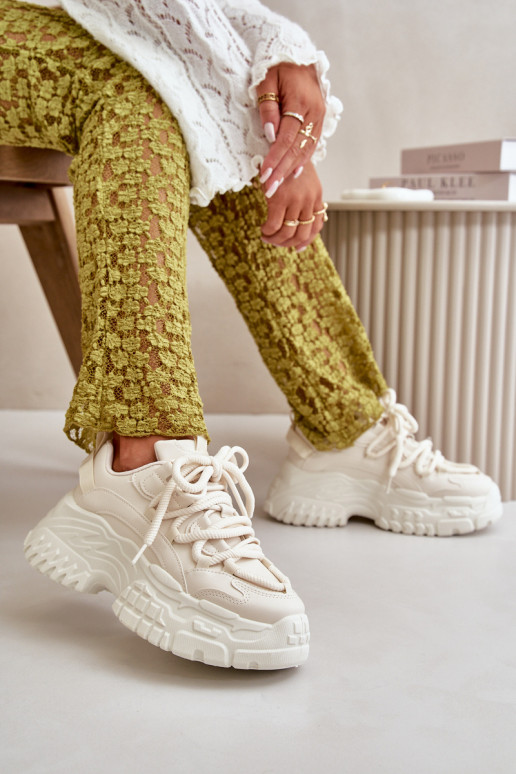Sneakers modelio batai Moteriškas su madingais masyviais padais dramblio kaulo spalvos Nevela Sneakers modelio batai Moteriškas su madingais masyviais padais dramblio kaulo spalvos Nevela
