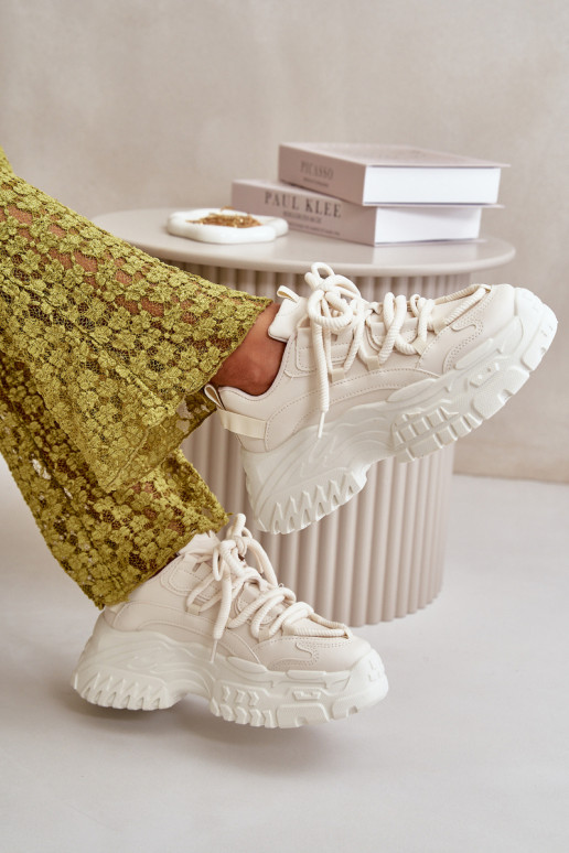Sneakers modelio batai Moteriškas su madingais masyviais padais dramblio kaulo spalvos Nevela Sneakers modelio batai Moteriškas su madingais masyviais padais dramblio kaulo spalvos Nevela
