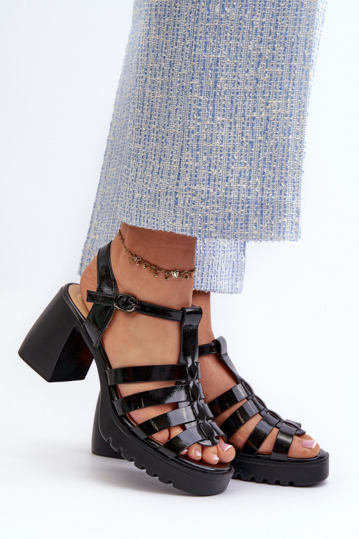 su lako efektu   Moteriškos aukštakulnės basutės juodos spalvos Aninifer su lako efektu   Moteriškos aukštakulnės basutės juodos spalvos Aninifer