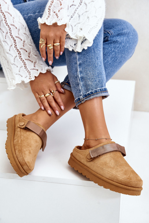 Moteriškas Šlepetės pašiltinti su kailiuku viduje su platforma rudos spalvos Azida