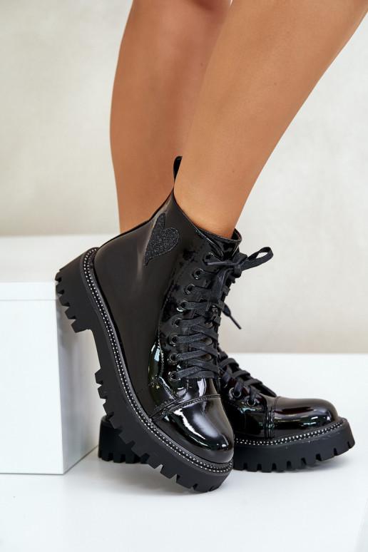 su lako efektu Moteriški aulinukai Į Pilį Su puošniais su širdelėmism juodos spalvos Obeena su lako efektu Moteriški aulinukai Į Pilį Su puošniais su širdelėmism juodos spalvos Obeena