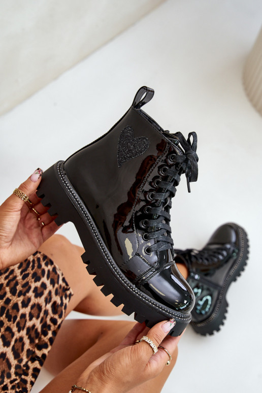 su lako efektu Moteriški aulinukai Į Pilį Su puošniais su širdelėmism juodos spalvos Obeena su lako efektu Moteriški aulinukai Į Pilį Su puošniais su širdelėmism juodos spalvos Obeena