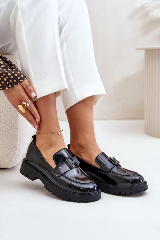 moteriški mokasinai su lako efektu Vinceza 62187 juodos spalvos moteriški mokasinai su lako efektu Vinceza 62187 juodos spalvos