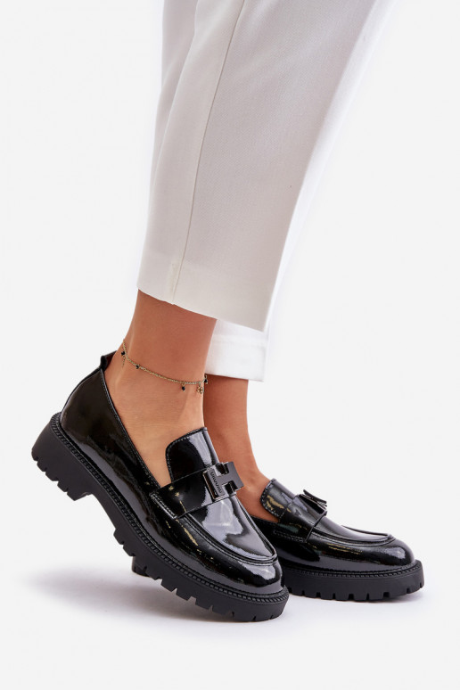 moteriški mokasinai su lako efektu Vinceza 62187 juodos spalvos moteriški mokasinai su lako efektu Vinceza 62187 juodos spalvos