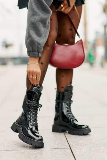 Su lako efektu pašiltinti aulinukai su ornamentais juodos spalvos Kelilea 2