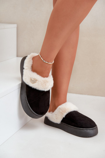 Šlepetės Moteriškas su kailiuku I Ozdobnym su širdelėmism juodos spalvos Otielo