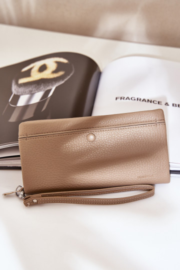 Didelė moteriška piniginė su įspaudu iš eko odos Tamsussmėlio spalvos Tai turirtiel