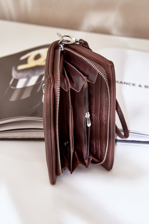 Didelė moteriška piniginė su įspaudu iš eko odos CzekoladoĮy Tai turirtiel Didelė moteriška piniginė su įspaudu iš eko odos CzekoladoĮy Tai turirtiel