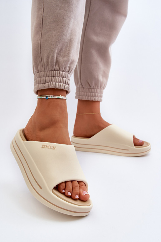 Moteriškos šlepetės su platforma Big Star NN274A034 smėlio spalvos Moteriškos šlepetės su platforma Big Star NN274A034 smėlio spalvos