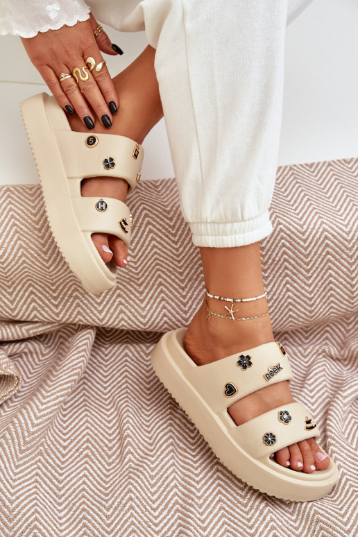 Lengvos šlepetės Moteriškos šlepetės Z Przypinkami smėlio spalvos Ravanala