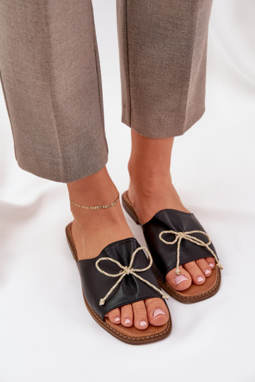 Šlepetės Ant plokščio pado dekoruoti Kokardką juodos spalvos Deonelis