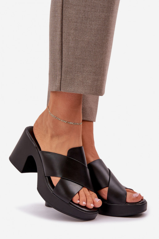 Lengvos šlepetės su kulniukais iš eko odos juodos spalvos Kacaria