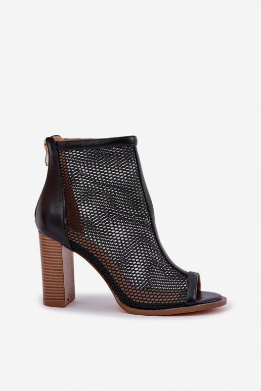 basutės su kulniukais su auliuku juodos spalvos Taniffia