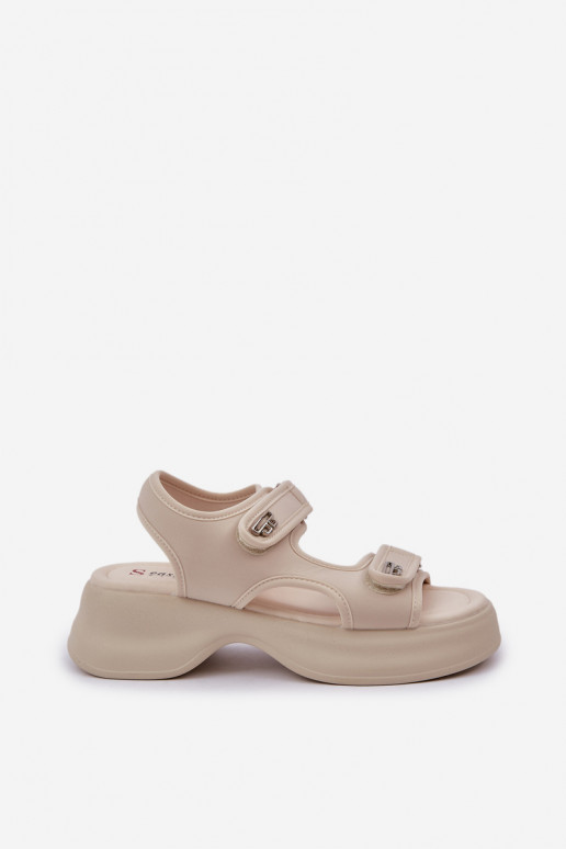 Lengvos basutės su platforma dramblio kaulo spalvos Deniffia  Lengvos basutės su platforma dramblio kaulo spalvos Deniffia