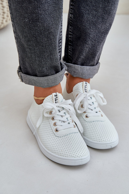 Moteriški ažūriniai suvarstomi sportbačiai dramblio kaulo spalvos Carinel