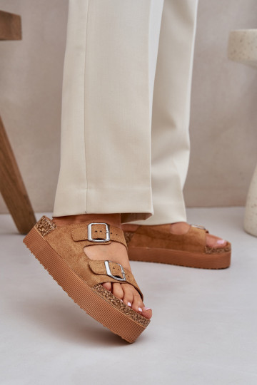 Moteriškos šlepetės su platforma su sagtimis rudos spalvos Aramia