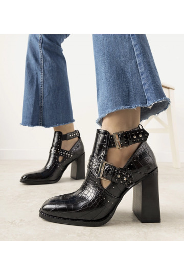 Juodi ažūriniai batai su...