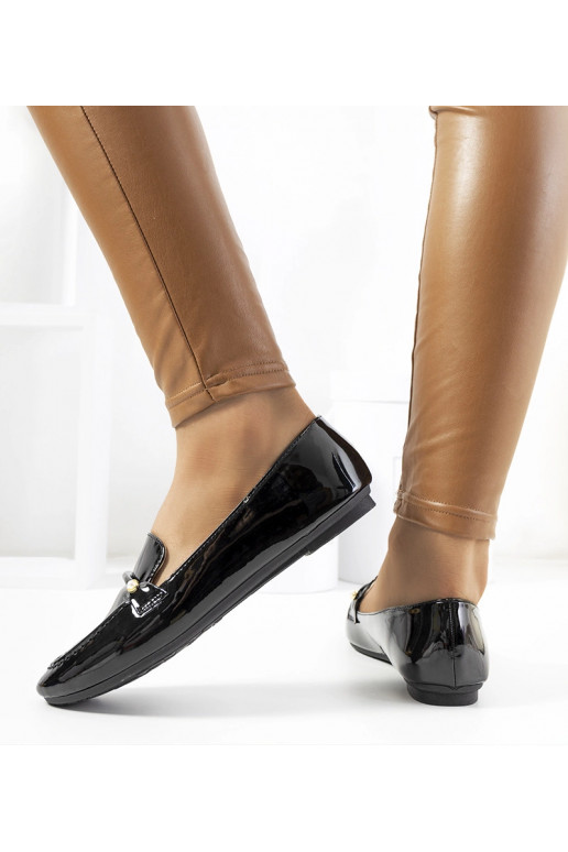 Juodi lakuoti loafers Poppy
