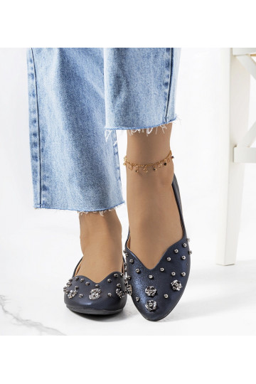 Tamsiai mėlynos spalvos...