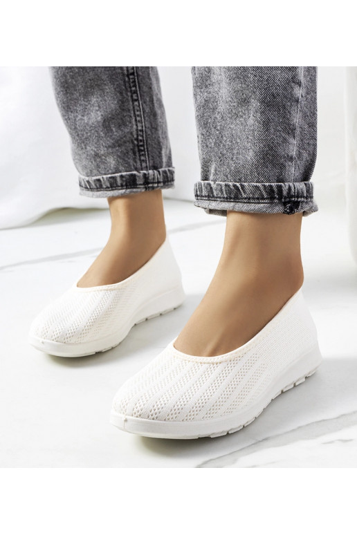 Meeri smėlio spalvos sportbačiai