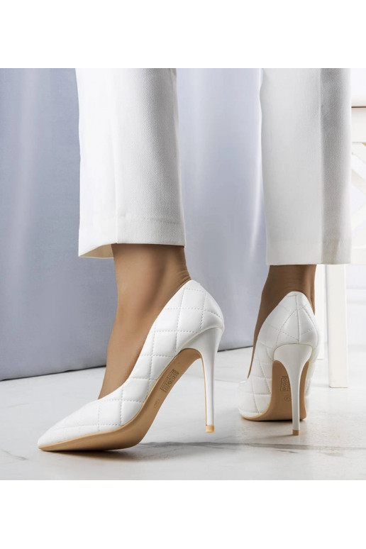 Balti dygsniuoti Lore aukštakulniai