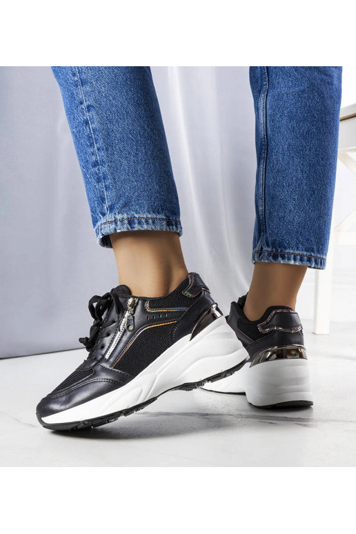 Stacey juodi sportbačiai su platforma