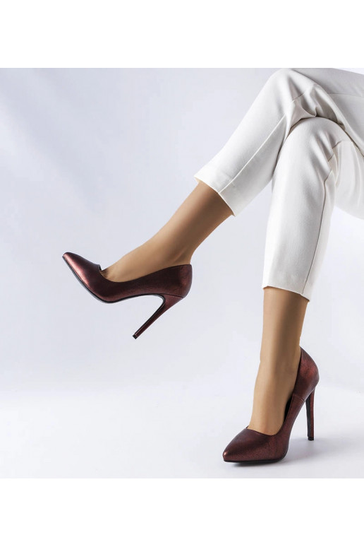 Raudoni blizgūs aukštakulniai Sébastopol