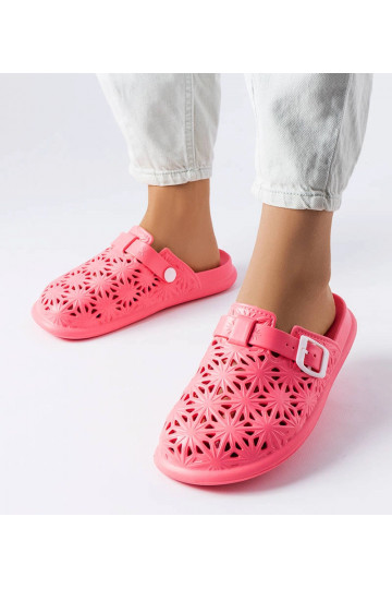 Raudonos ažūrinės guminės...