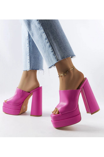 Rožiniai aukštakulniai...