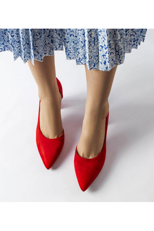 Sargent raudonos spalvos pompos su...