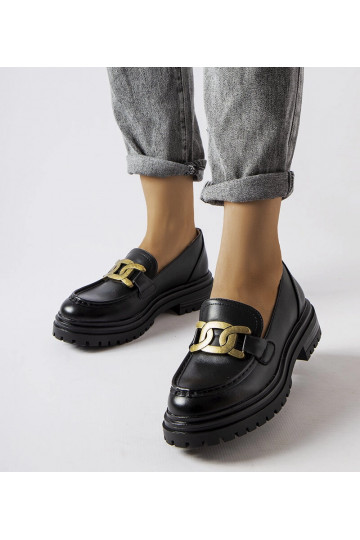 Juodi batukai dekoruoti...