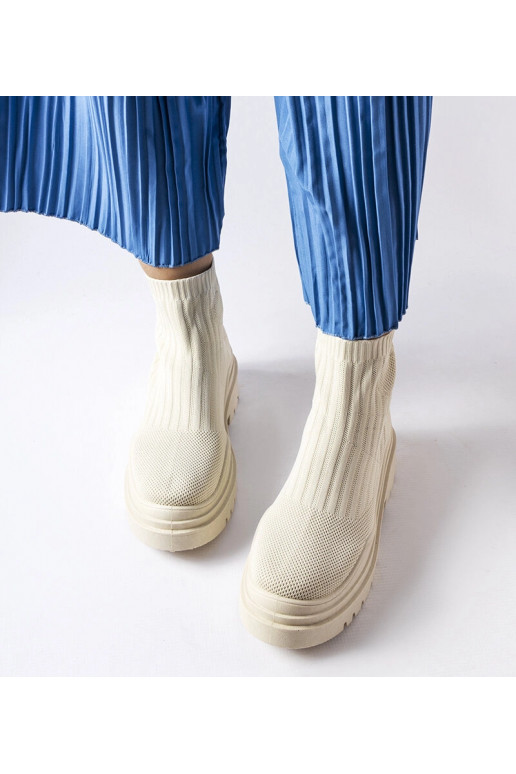 Smėlio spalvos aukštakulniai... Smėlio spalvos aukštakulniai...