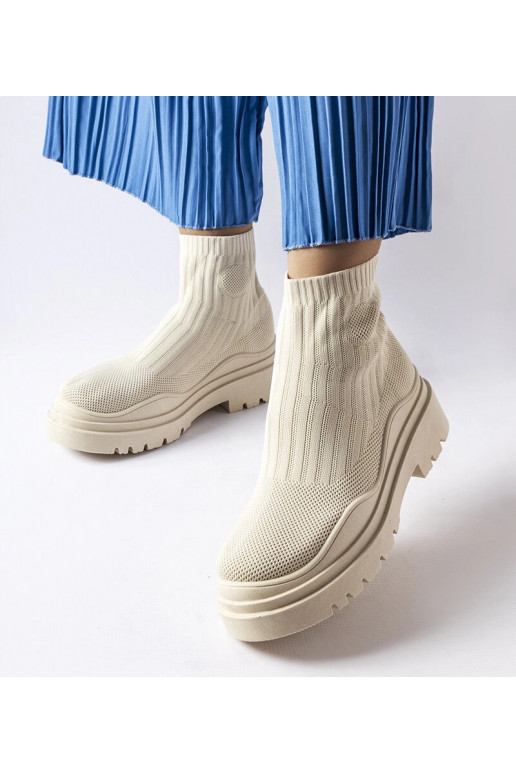 Smėlio spalvos aukštakulniai... Smėlio spalvos aukštakulniai...