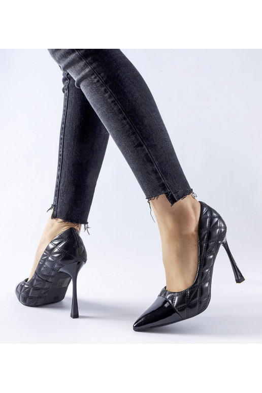 Juodi dygsniuoti Benito aukštakulniai