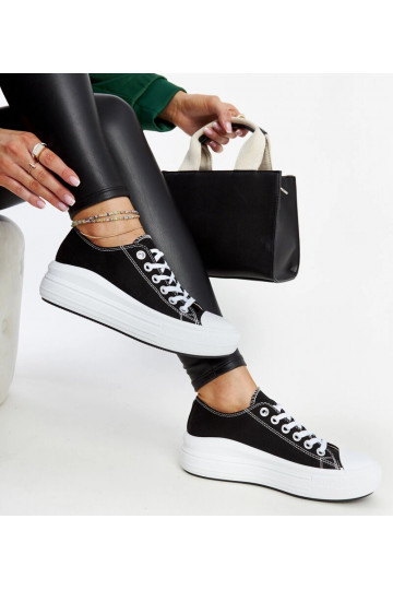 Juodi sportbačiai ant... 2