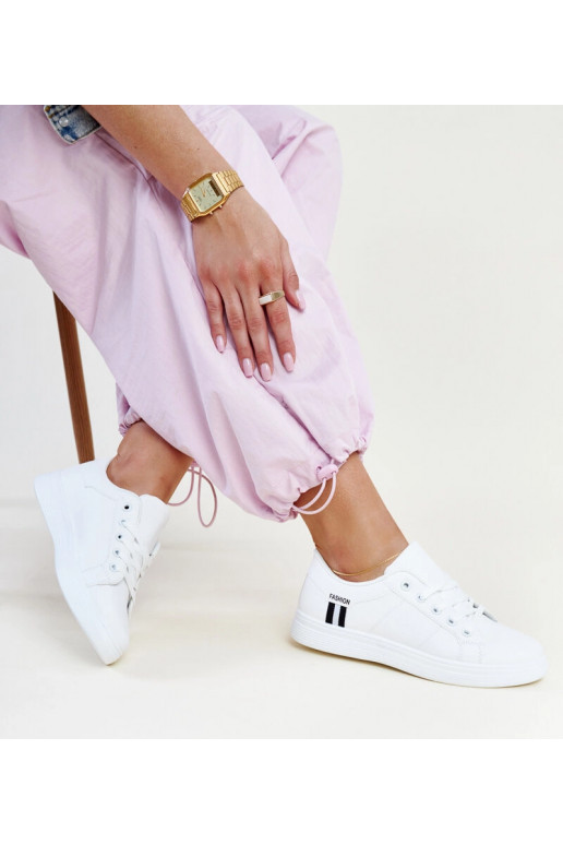 Balti moteriški sportbačiai...