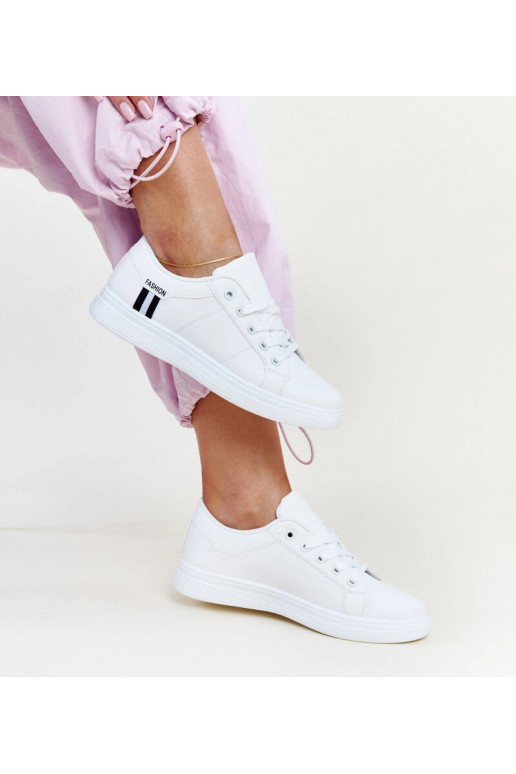 Balti moteriški sportbačiai...