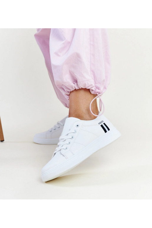 Balti moteriški sportbačiai...