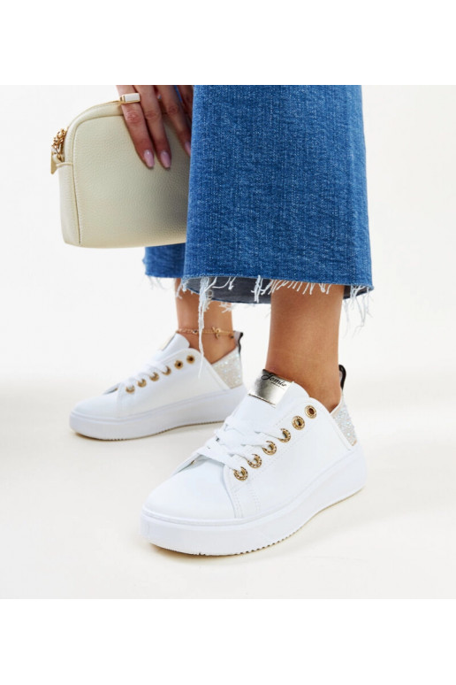 Balti ir smėlio spalvos sportbačiai...