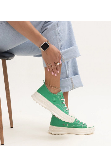 Žali stambūs sportbačiai... 2