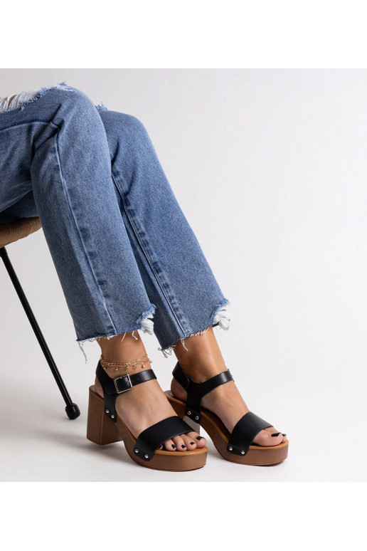 Juodos storos Adilar blokinės kulno...